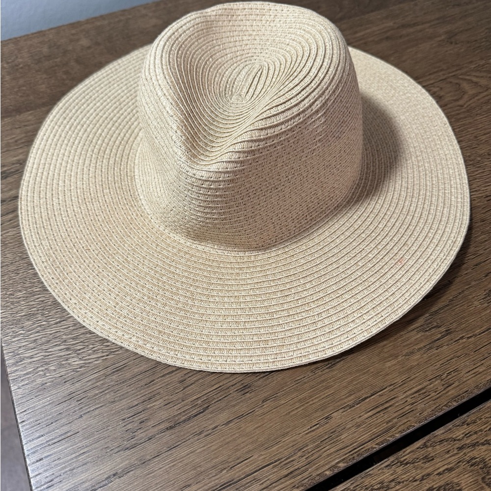 Like new Madewell straw hat